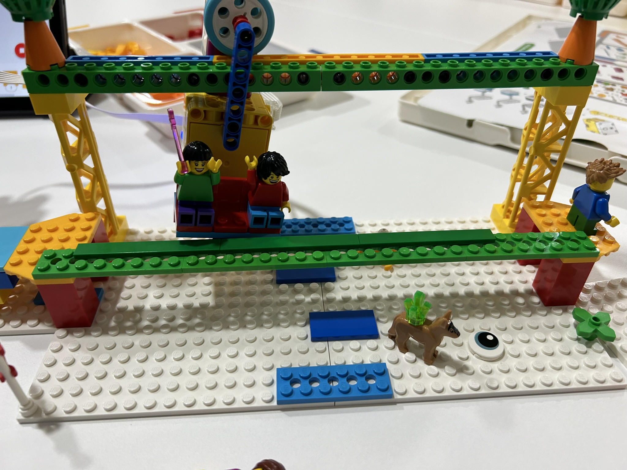 Programación robot niños LEGO en Robodemia