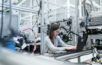 Bioimpresión y materiales inteligentes (4D): El futuro de la fabricación aditiva y la robótica blanda